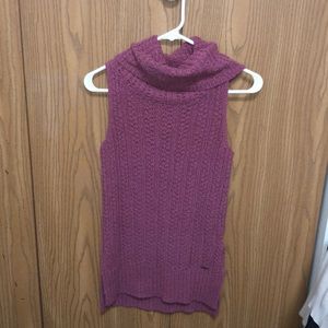 Sleeveless turtleneck